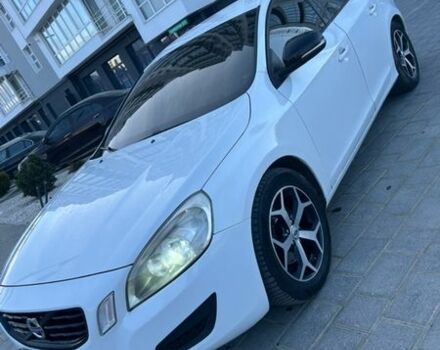 Белый Вольво С60, объемом двигателя 1.98 л и пробегом 363 тыс. км за 10400 $, фото 1 на Automoto.ua