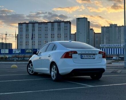 Белый Вольво С60, объемом двигателя 2.52 л и пробегом 265 тыс. км за 8800 $, фото 1 на Automoto.ua