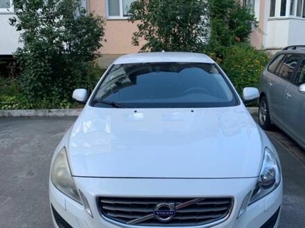 Белый Вольво С60, объемом двигателя 1.6 л и пробегом 181 тыс. км за 7200 $, фото 1 на Automoto.ua