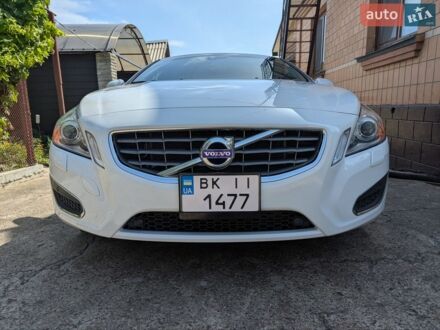 Білий Вольво С60, об'ємом двигуна 2.53 л та пробігом 230 тис. км за 10300 $, фото 1 на Automoto.ua