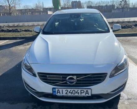 Белый Вольво С60, объемом двигателя 1.56 л и пробегом 274 тыс. км за 11700 $, фото 1 на Automoto.ua