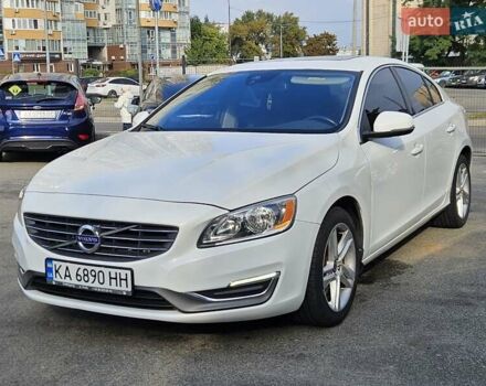 Белый Вольво С60, объемом двигателя 2.5 л и пробегом 208 тыс. км за 11700 $, фото 1 на Automoto.ua