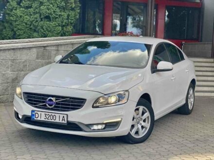 Белый Вольво С60, объемом двигателя 1.6 л и пробегом 350 тыс. км за 9800 $, фото 1 на Automoto.ua