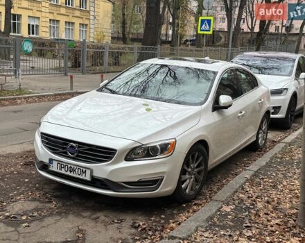 Белый Вольво С60, объемом двигателя 1.97 л и пробегом 142 тыс. км за 14500 $, фото 1 на Automoto.ua