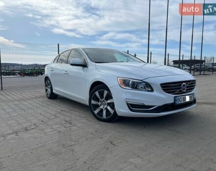 Белый Вольво С60, объемом двигателя 1.97 л и пробегом 200 тыс. км за 13900 $, фото 1 на Automoto.ua