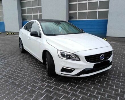 Белый Вольво С60, объемом двигателя 2 л и пробегом 220 тыс. км за 7900 $, фото 1 на Automoto.ua