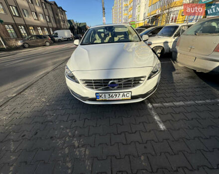 Белый Вольво С60, объемом двигателя 2.5 л и пробегом 223 тыс. км за 12999 $, фото 1 на Automoto.ua