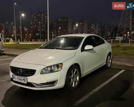 Белый Вольво С60, объемом двигателя 1.97 л и пробегом 146 тыс. км за 10700 $, фото 1 на Automoto.ua