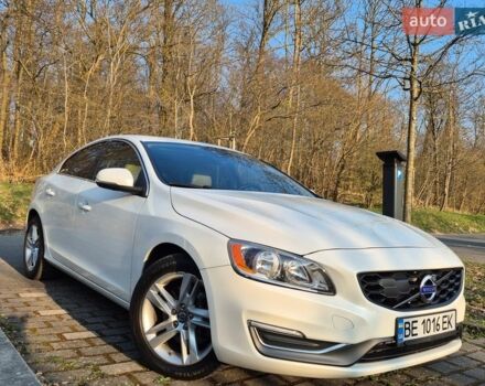 Белый Вольво С60, объемом двигателя 2.52 л и пробегом 314 тыс. км за 12200 $, фото 1 на Automoto.ua