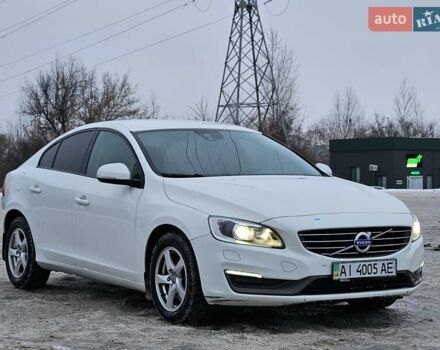 Белый Вольво С60, объемом двигателя 1.98 л и пробегом 215 тыс. км за 13300 $, фото 1 на Automoto.ua