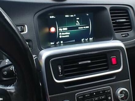 Вольво С60 2015 в Луцке на Automoto.ua Белый Вольво С60, объемом двигателя 2 л и пробегом 162 тыс. км за 12036 $, фото 1 на Automoto.ua