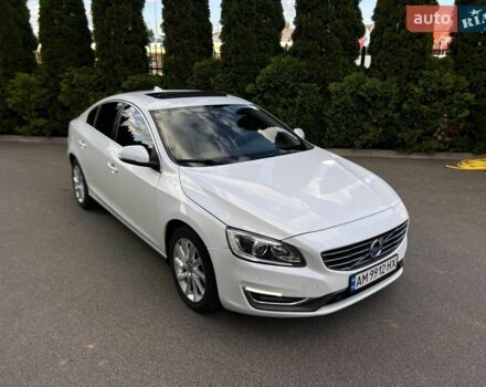 Белый Вольво С60, объемом двигателя 1.6 л и пробегом 230 тыс. км за 9500 $, фото 1 на Automoto.ua