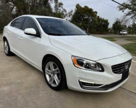 Белый Вольво С60, объемом двигателя 2 л и пробегом 70 тыс. км за 2000 $, фото 1 на Automoto.ua