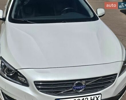 Белый Вольво С60, объемом двигателя 1.56 л и пробегом 228 тыс. км за 10500 $, фото 1 на Automoto.ua