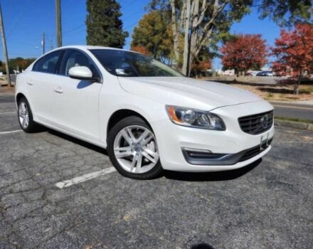 Белый Вольво С60, объемом двигателя 2.5 л и пробегом 75 тыс. км за 2500 $, фото 1 на Automoto.ua