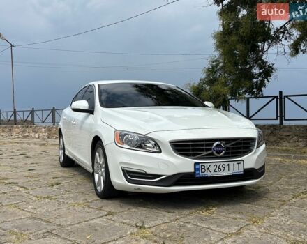 Белый Вольво С60, объемом двигателя 2 л и пробегом 207 тыс. км за 12800 $, фото 1 на Automoto.ua