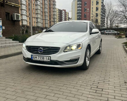 Белый Вольво С60, объемом двигателя 1.97 л и пробегом 178 тыс. км за 14300 $, фото 1 на Automoto.ua