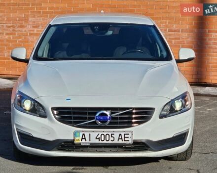 Белый Вольво С60, объемом двигателя 1.98 л и пробегом 215 тыс. км за 13300 $, фото 1 на Automoto.ua