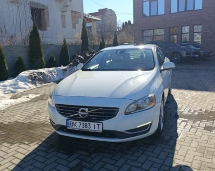 Белый Вольво С60, объемом двигателя 2.5 л и пробегом 246 тыс. км за 11500 $, фото 1 на Automoto.ua