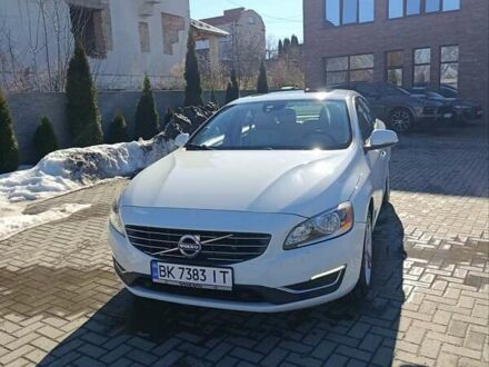 Білий Вольво С60, об'ємом двигуна 2.5 л та пробігом 246 тис. км за 11500 $, фото 1 на Automoto.ua