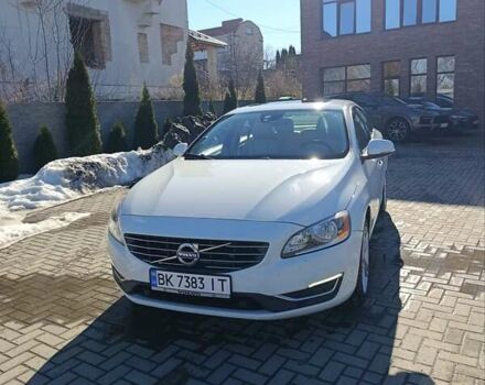 Белый Вольво С60, объемом двигателя 2.5 л и пробегом 246 тыс. км за 11500 $, фото 1 на Automoto.ua
