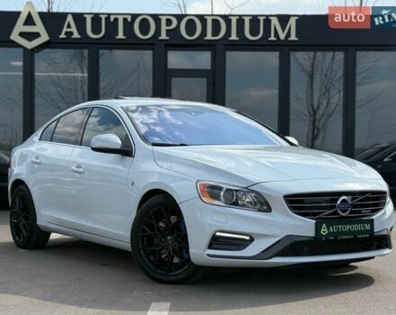 Белый Вольво С60, объемом двигателя 2.95 л и пробегом 170 тыс. км за 13999 $, фото 1 на Automoto.ua