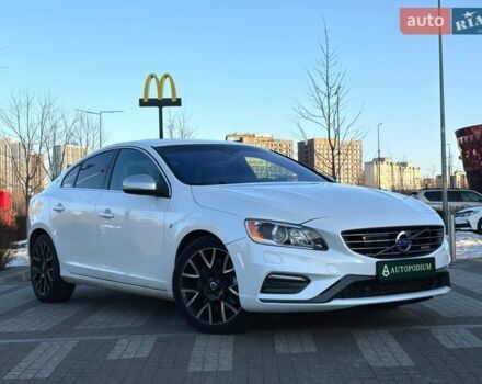 Белый Вольво С60, объемом двигателя 2.95 л и пробегом 170 тыс. км за 15999 $, фото 1 на Automoto.ua