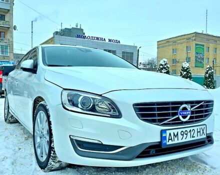Белый Вольво С60, объемом двигателя 1.6 л и пробегом 226 тыс. км за 12500 $, фото 1 на Automoto.ua