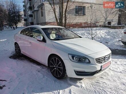 Вольво С60 2016 в Шепетовке на Automoto.ua Белый Вольво С60, объемом двигателя 2 л и пробегом 200 тыс. км за 11800 $, фото 1 на Automoto.ua
