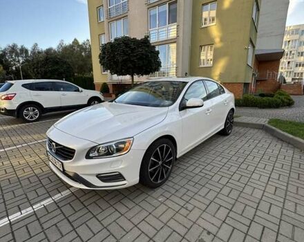 Белый Вольво С60, объемом двигателя 1.97 л и пробегом 102 тыс. км за 12400 $, фото 1 на Automoto.ua