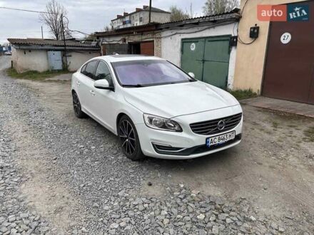 Вольво С60 2016 в Шепетовке на Automoto.ua Белый Вольво С60, объемом двигателя 1.97 л и пробегом 204 тыс. км за 10700 $, фото 1 на Automoto.ua