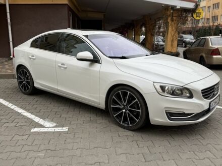 Белый Вольво С60, объемом двигателя 2 л и пробегом 211 тыс. км за 12100 $, фото 1 на Automoto.ua