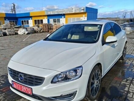 Белый Вольво С60, объемом двигателя 2 л и пробегом 206 тыс. км за 13600 $, фото 1 на Automoto.ua