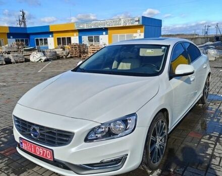 Белый Вольво С60, объемом двигателя 2 л и пробегом 206 тыс. км за 13600 $, фото 1 на Automoto.ua
