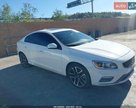 Белый Вольво С60, объемом двигателя 2 л и пробегом 147 тыс. км за 8400 $, фото 1 на Automoto.ua