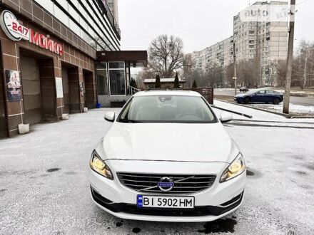 Вольво С60 2017 в Харькове на Automoto.ua Белый Вольво С60, объемом двигателя 2 л и пробегом 22 тыс. км за 18000 $, фото 1 на Automoto.ua