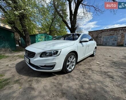 Белый Вольво С60, объемом двигателя 2 л и пробегом 185 тыс. км за 15700 $, фото 1 на Automoto.ua