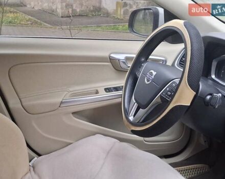 Бежевый Вольво С60, объемом двигателя 2.5 л и пробегом 120 тыс. км за 12500 $, фото 2 на Automoto.ua