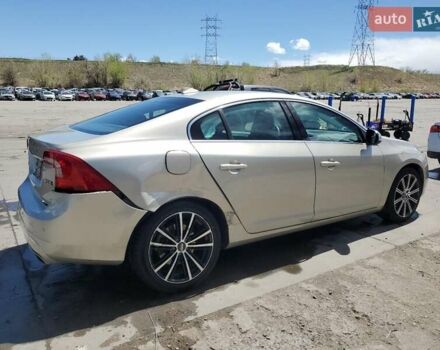 Бежевый Вольво С60, объемом двигателя 2 л и пробегом 77 тыс. км за 2900 $, фото 2 на Automoto.ua