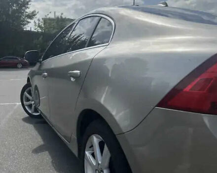 Бежевий Вольво С60, об'ємом двигуна 2.5 л та пробігом 98 тис. км за 16000 $, фото 14 на Automoto.ua