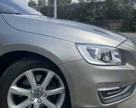 Бежевий Вольво С60, об'ємом двигуна 2.5 л та пробігом 98 тис. км за 16000 $, фото 3 на Automoto.ua