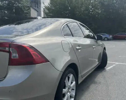 Бежевий Вольво С60, об'ємом двигуна 2.5 л та пробігом 98 тис. км за 16000 $, фото 13 на Automoto.ua