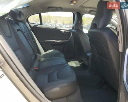 Бежевый Вольво С60, объемом двигателя 2 л и пробегом 77 тыс. км за 2900 $, фото 9 на Automoto.ua