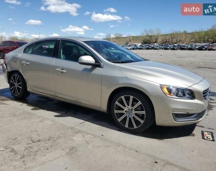 Бежевый Вольво С60, объемом двигателя 2 л и пробегом 77 тыс. км за 2900 $, фото 3 на Automoto.ua