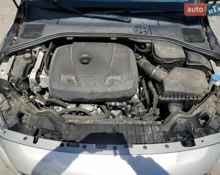 Бежевый Вольво С60, объемом двигателя 2 л и пробегом 77 тыс. км за 2900 $, фото 10 на Automoto.ua