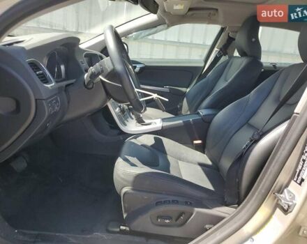 Бежевый Вольво С60, объемом двигателя 2 л и пробегом 77 тыс. км за 2900 $, фото 6 на Automoto.ua