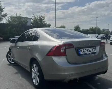 Бежевий Вольво С60, об'ємом двигуна 2.5 л та пробігом 98 тис. км за 16000 $, фото 17 на Automoto.ua