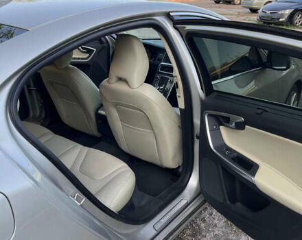 Бежевый Вольво С60, объемом двигателя 1.97 л и пробегом 220 тыс. км за 14000 $, фото 9 на Automoto.ua