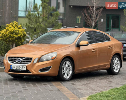 Бежевый Вольво С60, объемом двигателя 2.95 л и пробегом 247 тыс. км за 11000 $, фото 1 на Automoto.ua