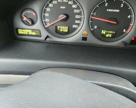 Черный Вольво С60, объемом двигателя 2.4 л и пробегом 345 тыс. км за 3500 $, фото 1 на Automoto.ua